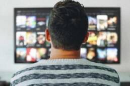 مسار_تشكل_الصور_النمطية_للمثلية_في_التلفزيون_والنتفليكس_مركز_دراسات_الوحدة_العربية