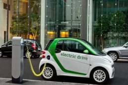 السيارات الكهربائية والحرب الاقتصادية والسياسية على الوقود الأحفوري وأثره في بلدان الخليج العربية