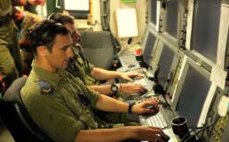 الاستخبارات الإسرائيلية وصناعة 