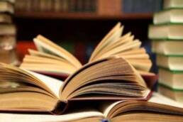 إخضاع المنظور: الترجمة وتحرير النصوص كإعادة إنتاج أورو - أمريكية للأدب العربي